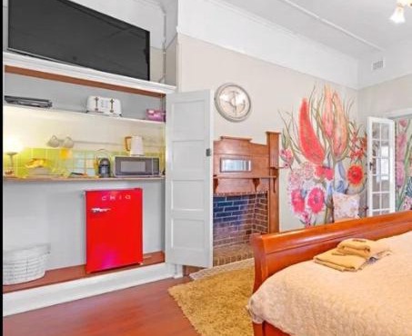 Bank-sia accommodation