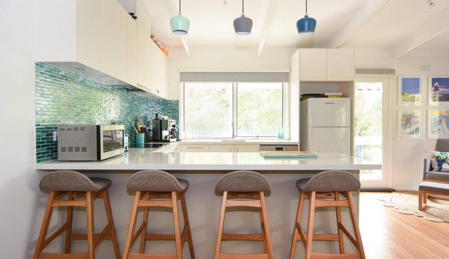 Banksia on Blake - Quiet location, short walk to beach & fenced yard
