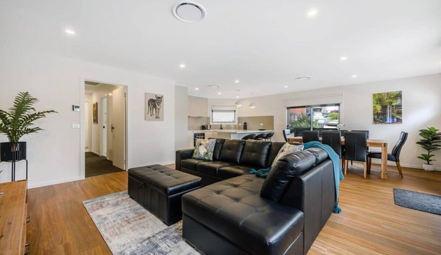 "Banksia Villa" No.5 | 10min CBD/Airport.