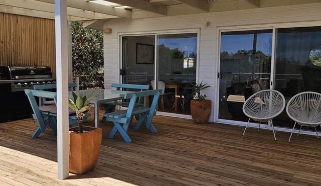 Barefoot Beachhouse on the edge of Innes National Park