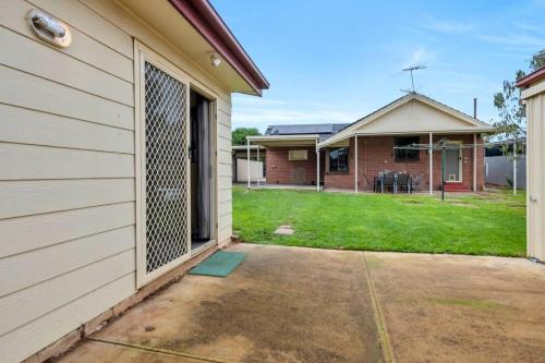 Barossa Gateway - Elizabeth Family Brick House
