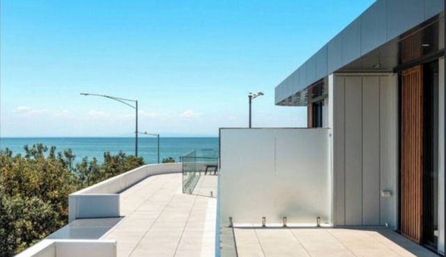 Bay view apartment