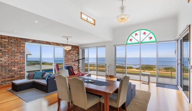 Bayfront Bliss with Spa, Views and Fire
