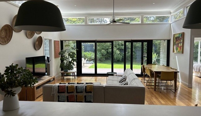 Bayside Bounce! - Sun filled family bayside home 5 min drive from beach!