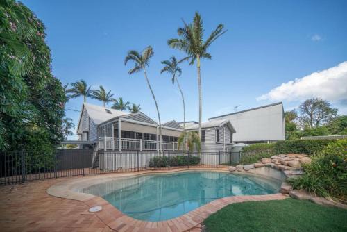 Bayside Queenslander High Ceilings Family-friendly