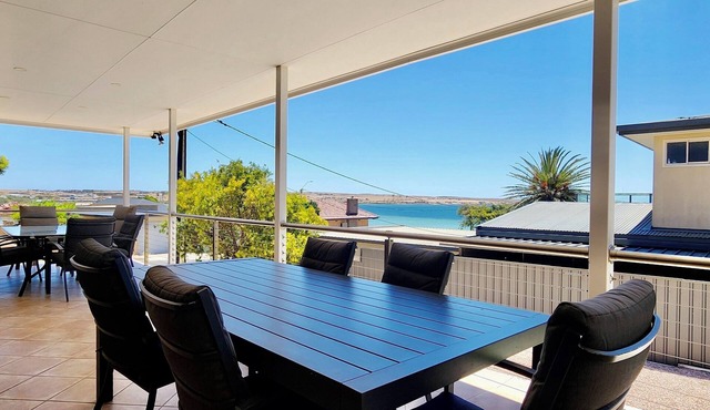 Bayview Holiday House – Your Coastal Home Away From Home