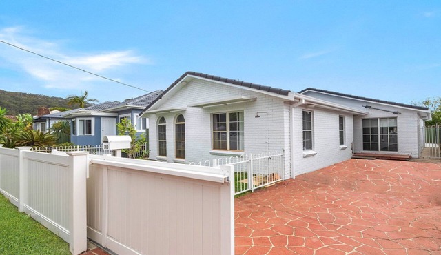Beach House @ Ettalong - Pet Friendly