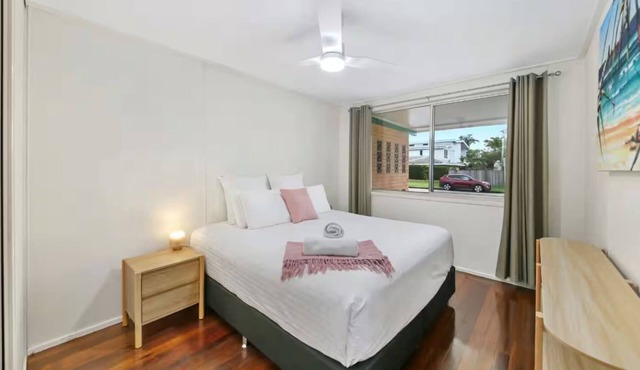Beach Side on Burke - 3BR Pet friendly