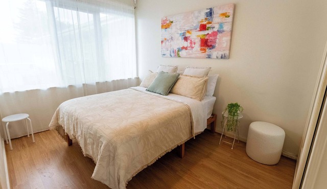 Beachfront - 5 min to Airport in West Beach