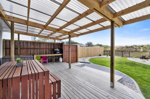 Beachfront Holiday Home Close to Airport