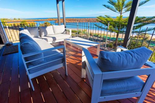 Beachfront Lagoon Retreat - Port Geographe