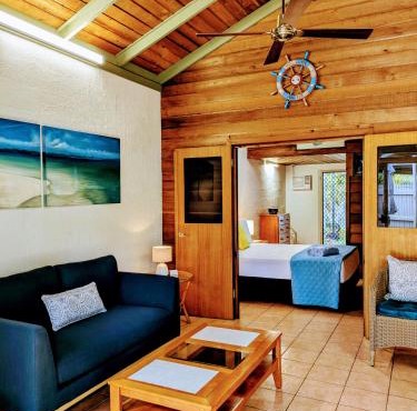 Beachside Cottage - A Private Peaceful Hidden Gem 50m to Beach