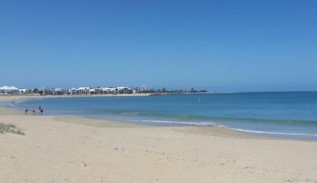 'Beachside'home 20 metres to beach. Ideal for families and friends.
