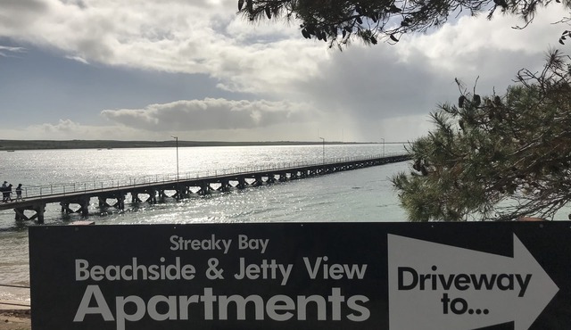 Beachside & Jetty View Apartment 6 (Captains Apartment)