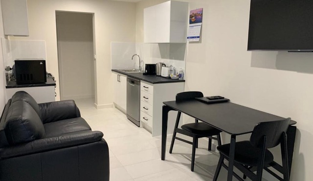 Beachside & Jetty View 4 - First Mate Apt limited sea view