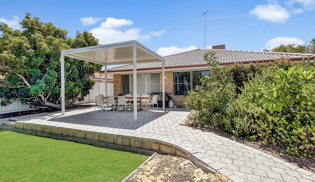 Beachside Style Home Near the Estuary