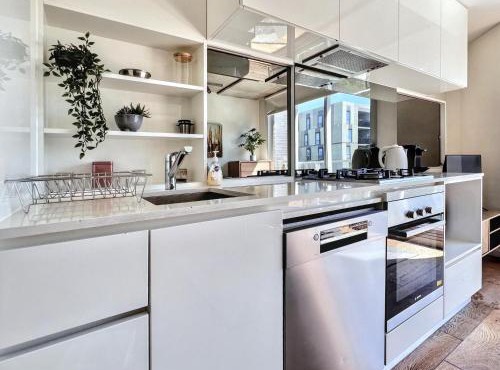 Beautiful 1B1B Prahran apartment
