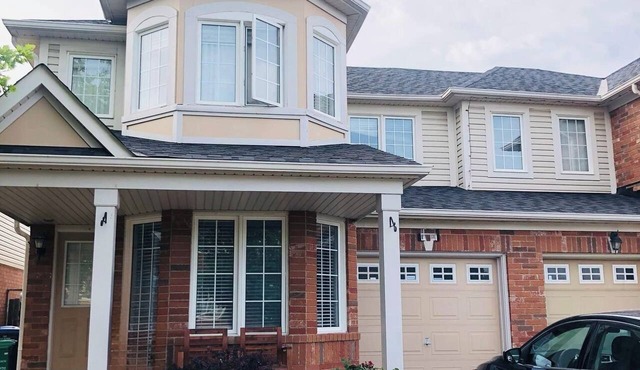 Beautiful 3BR semi detached (entire) home in Brampton in Brampton