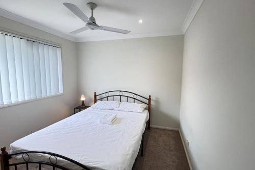 Beautiful 4 BDR House with ensuite and AC