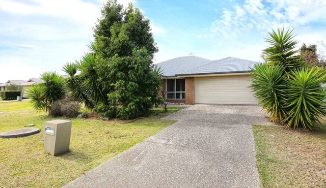 Beautiful 4 Bedroom home sleeps 7 - Sandstone Point, Bribie, Ningi