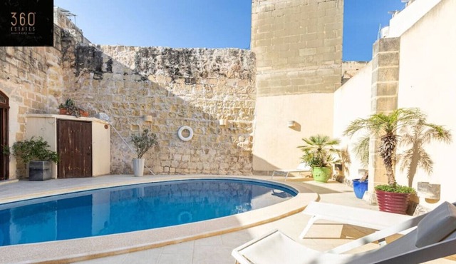 Beautiful, Designer villa with Private pool & BBQ in Haz-Zebbug