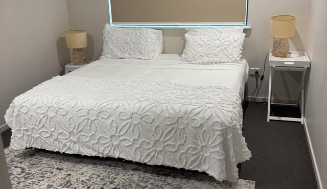Beautiful & Peaceful Room in Ooralea – Private Queen Room