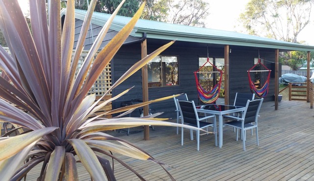 Bed in Bruny Seaside Accommodation