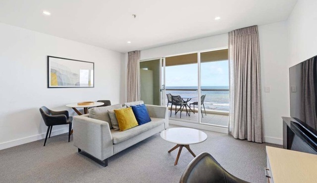 Belle Escapes - Azure Ocean Retreat