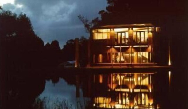 Bettenay Loft Spa Apartment & Lakeview Chalets