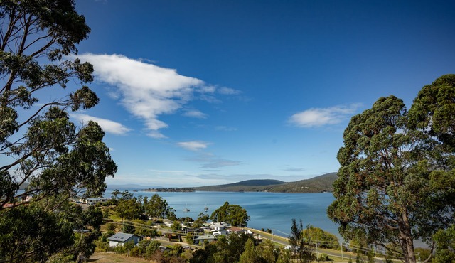 Beyond the View, a brand new 3 Bedroom home with magnificent deck