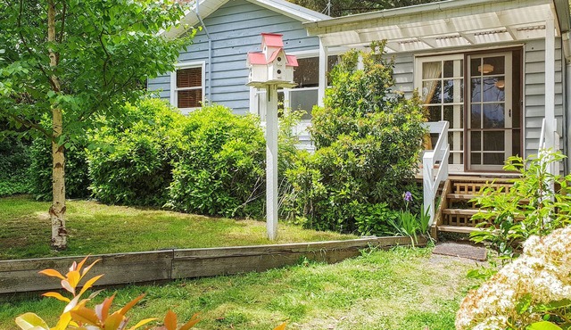 BIDWELL COTTAGE, a charming hideaway close to Lake Daylesford