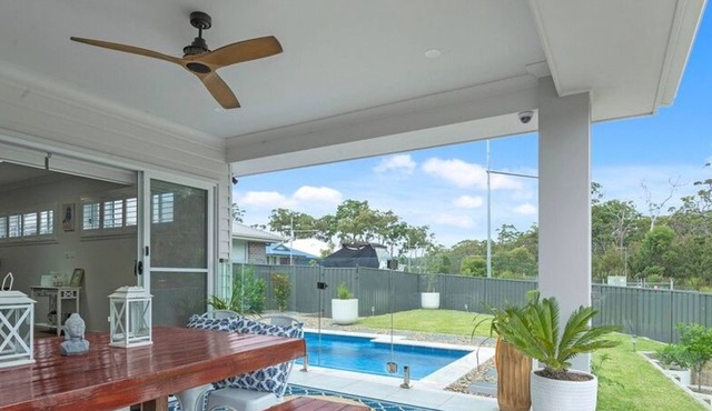 Bikinis and Martinis Spectacular with 3pm checkout