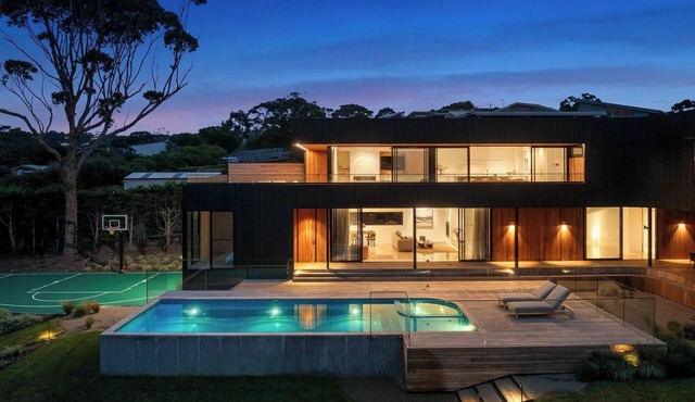 Blanc de Noir Luxe Grandeur with Pool and Spa