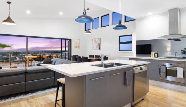 Bliss on Birkdale - 39A Birkdale Street, Normanville