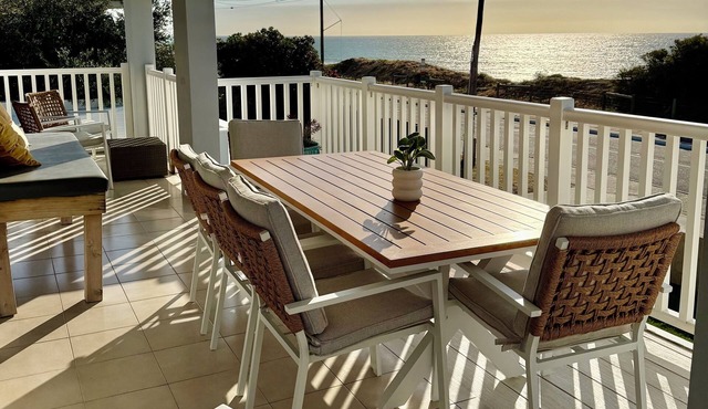 Blue Bay Beach Stay - Halls Head Coastal Retreat