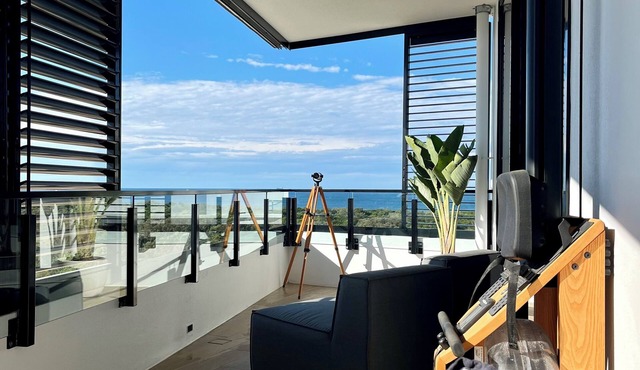 Bokarina Luxury Beach Escape | Stunning view | 200m to Beach | Heated Pool