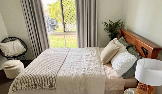 Botanic - Centrally Located 4 Bed 2 Bath Home in Townsville