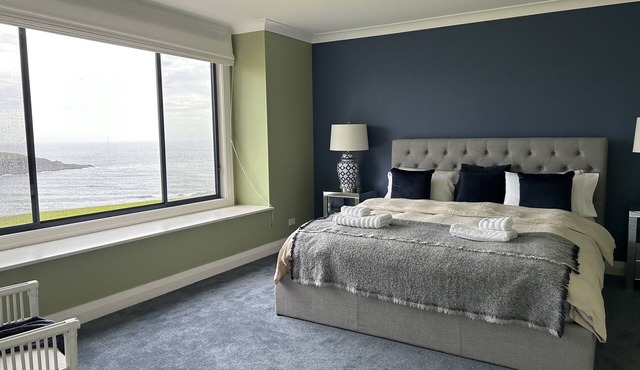 Breathtaking views, walking distance to the beach!