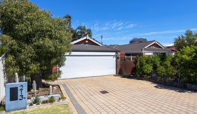 Brentwood Haven – Heated Pool & River Proximity