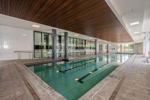 Bright 2-Bed Flat Near City Amenities
