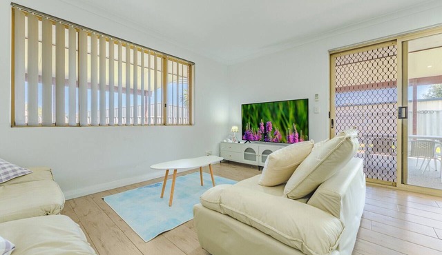 Bright Airy Retreat with Garden
