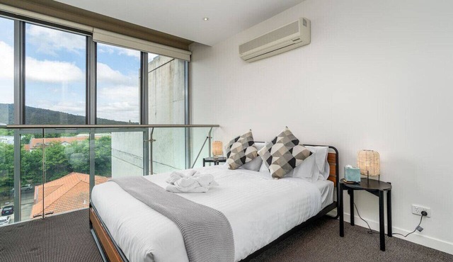 Bright Loft-Style Apt with Gorgeous View