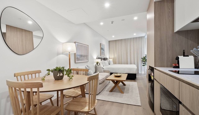 Bright Studio Stay in North Fremantle with Views