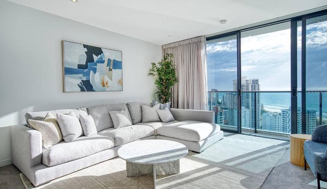 Broadbeach Exclusive - Sky High Luxury at Oracle