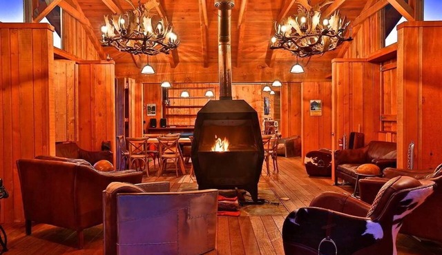Bruny Island Lodge ~ Rustic timber chalet!