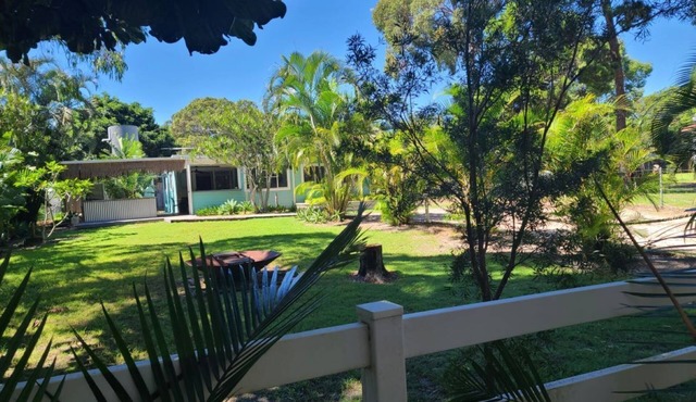 Bulwer Beach House - On the front