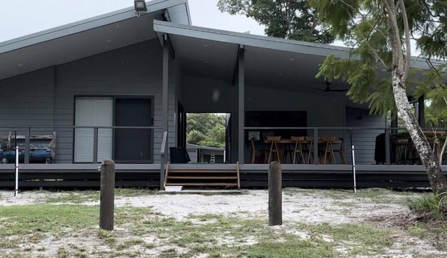 BULWER BREEZES - Beautiful new beach house, perfect for a family vacation
