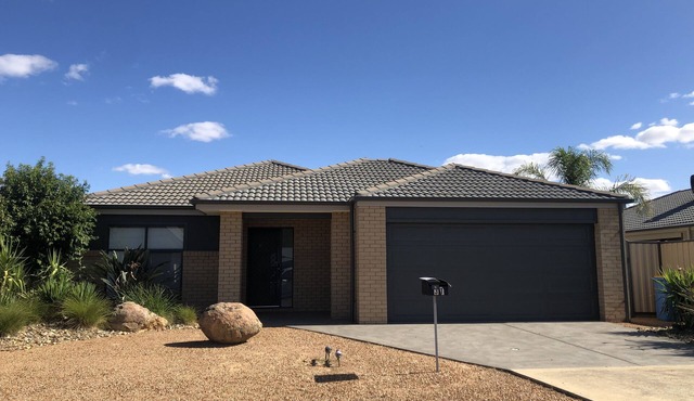 Bundalong Family Retreat - a family and dog friendly home