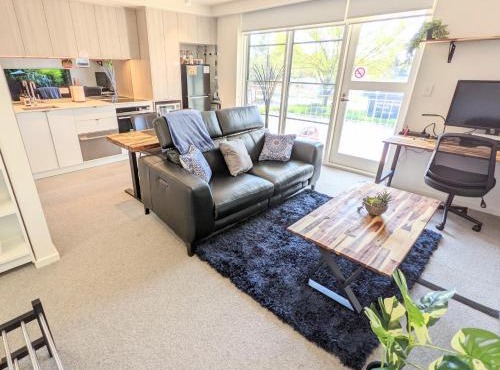 Bunduluk - Chic cosy apt, WiFi, Netflix, walk to food & shops