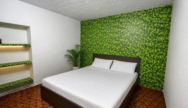 Buransh restaurant and hotel in Chamba